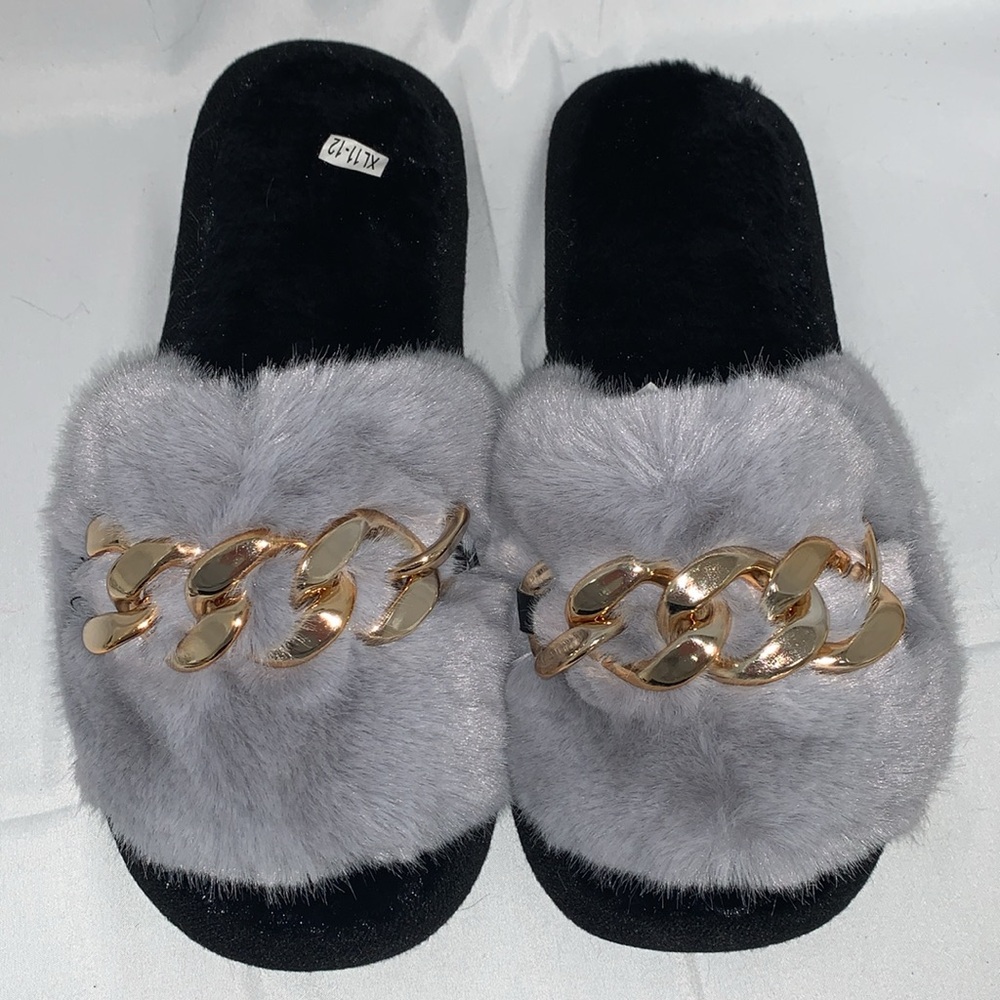 GREY CUBAN LINK FUR SLIPPERS
